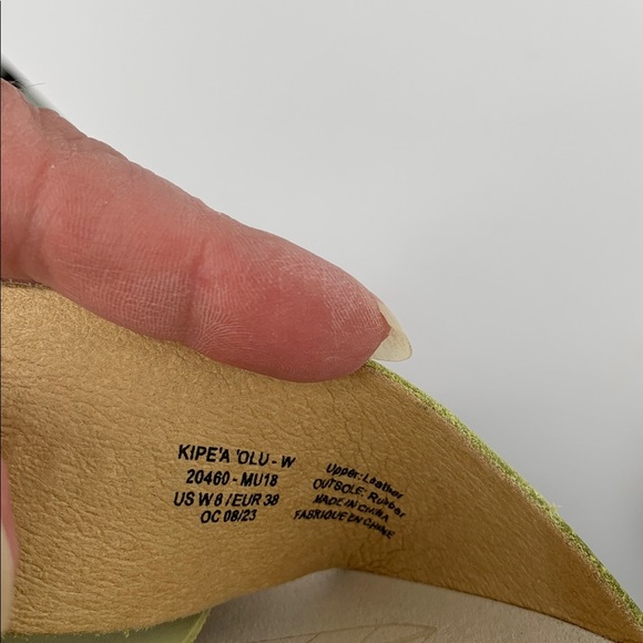 OluKai Kipea Olu criss cross sandals flat muted light green slide leather mule 8 - Picture 7 of 7